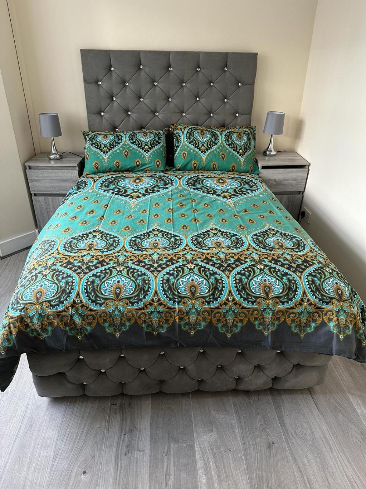 Elsaro Hotel Slough Room photo